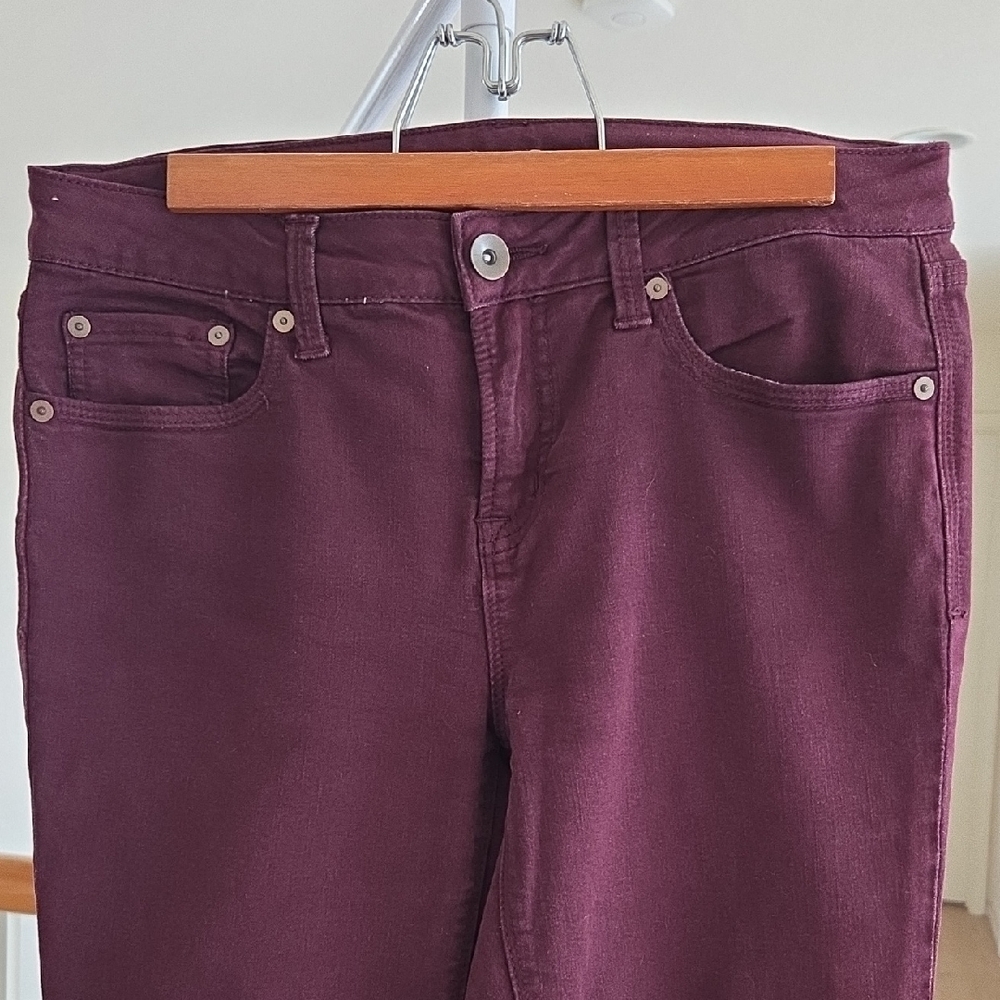 STYLUS Women's Plum Cropped Jeans - Picture 3 of 15